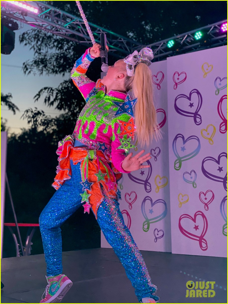 jojo siwa on tour