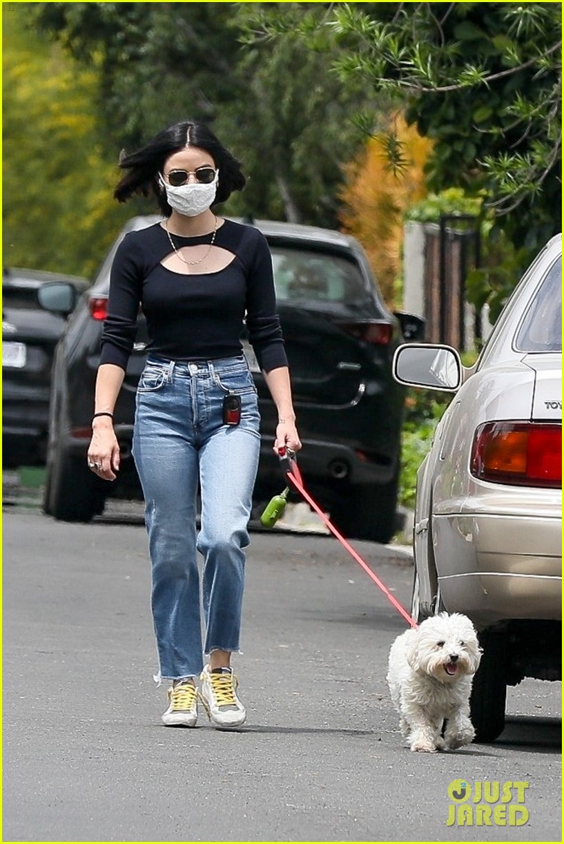 lucy hale talks what ezria would be doing during quarantine ahead of pll reunion 04