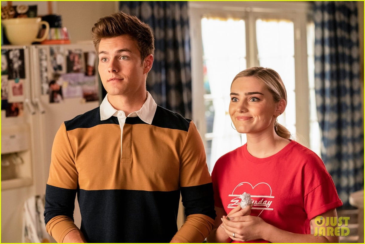 Meg Donnelly & Peyton Meyer Head To Prom On 'American Housewife' Season ...