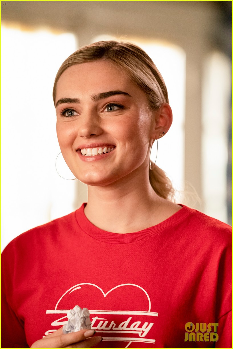 Meg Donnelly & Peyton Meyer Head To Prom On 'American Housewife' Season