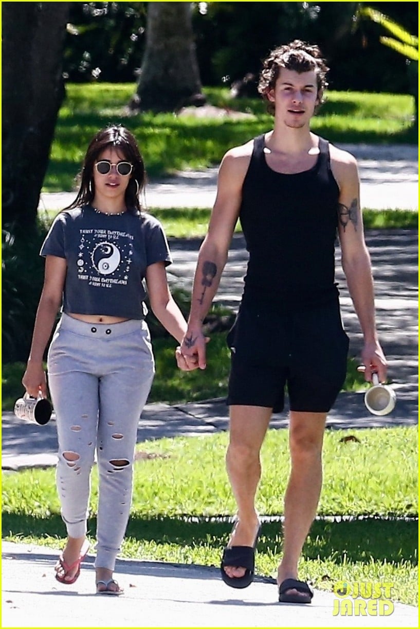 See the Latest Shawn Mendes & Camila Cabello Walking Photos! | Photo ...