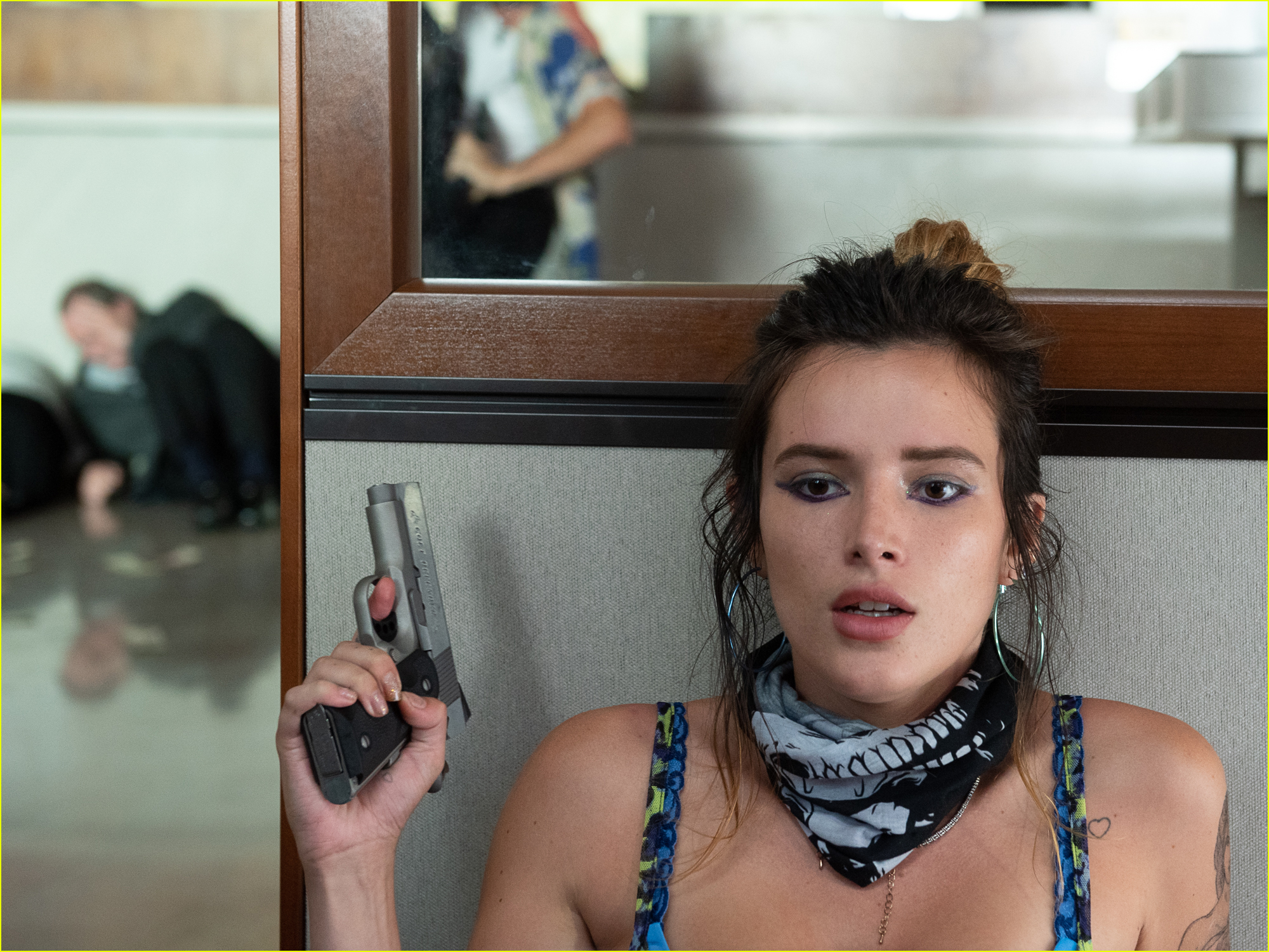 Bella Thorne Stars In New Thriller Infamous Watch The Trailer Photo 1294050 Photo