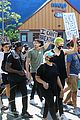 jake paul hands out water at los angeles protests 07