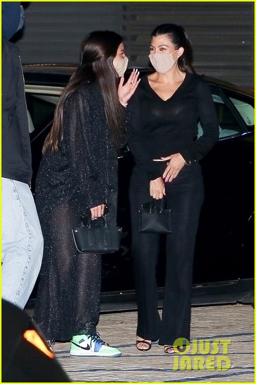 kourtney kardashian dinner with addison rae again 06