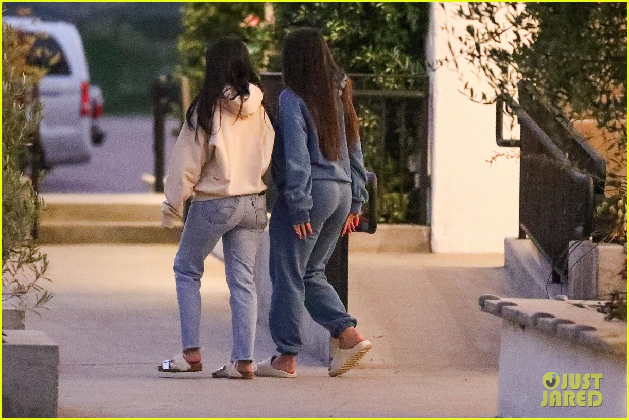 kourtney kardashian addison rae july 2020 04