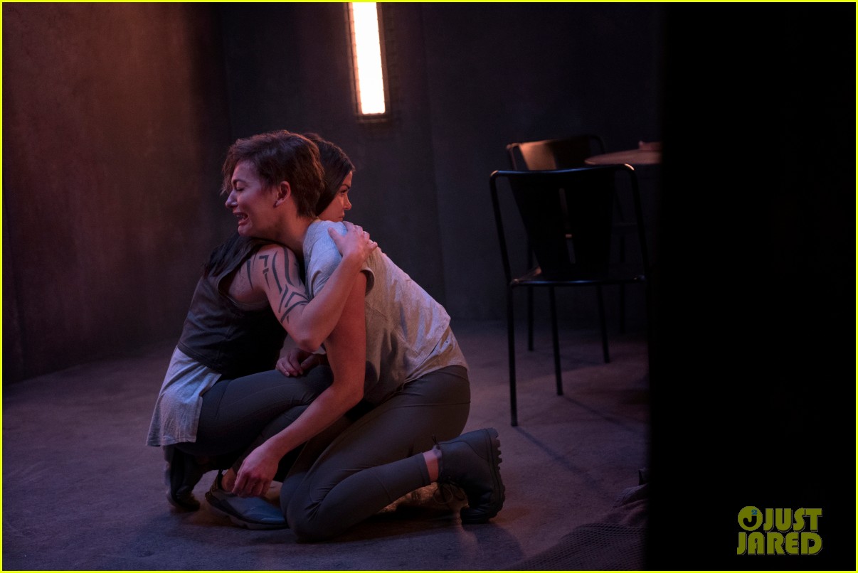 lindsey morgan makes directorial debut with tonights new episode of the 100 05