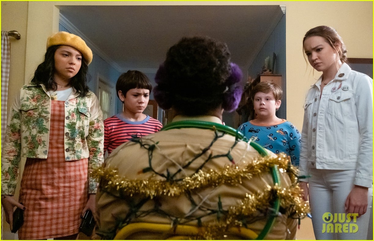 sadie stanley cree ciccino star in the sleepover trailer 04