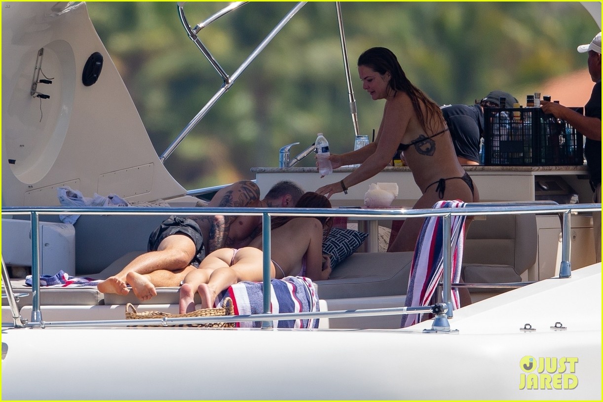 bella thorne pink bikini vacation with benjamin mascolo 18
