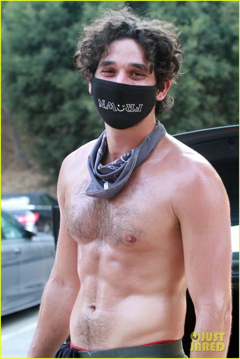 Full Sized Photo of dwts pro alan bersten shows off shirtless body on hike 03 'DWTS' Pro Alan