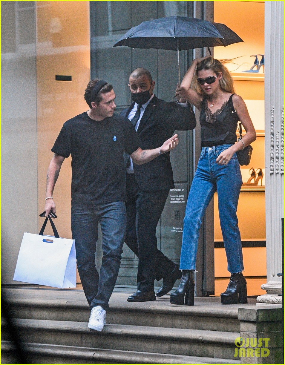 brooklyn beckham at his moms store with nicola peltz 15