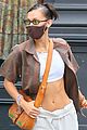 bella hadid shows off her toned abs shopping in nyc 04