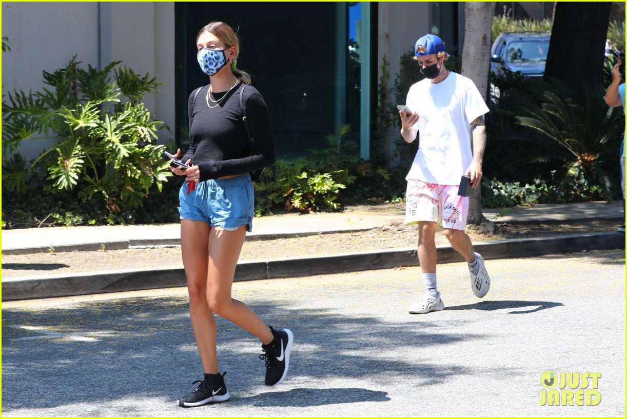 Justin Bieber Holds Hands With Hailey After A Tuesday Lunch Date Photo 1297301 Photo Gallery