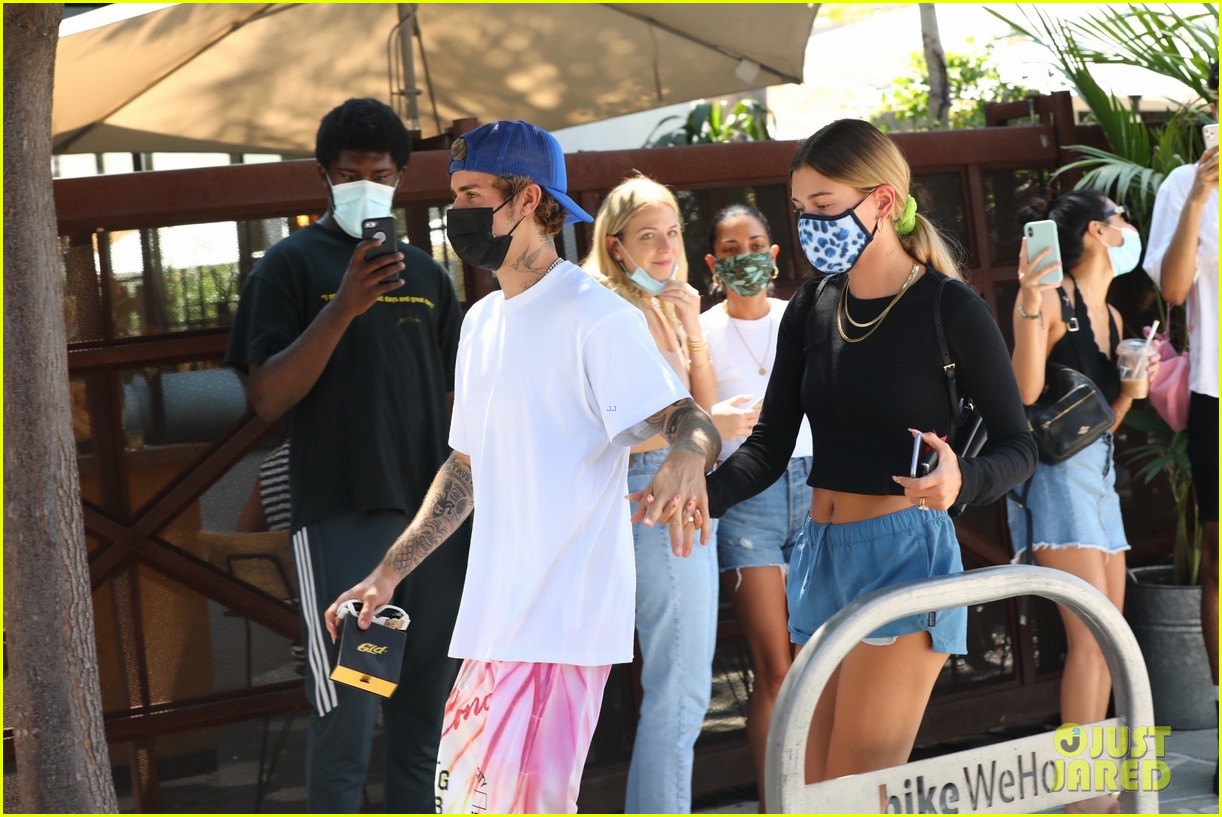 Justin Bieber Holds Hands With Hailey After A Tuesday Lunch Date Photo 1297311 Photo Gallery
