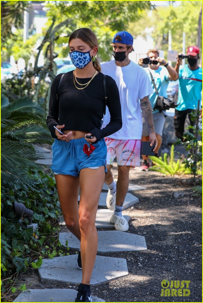 Justin Bieber Holds Hands With Hailey After A Tuesday Lunch Date Photo 1297322 Photo Gallery