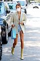 justin hailey bieber hangout friends after errands 02