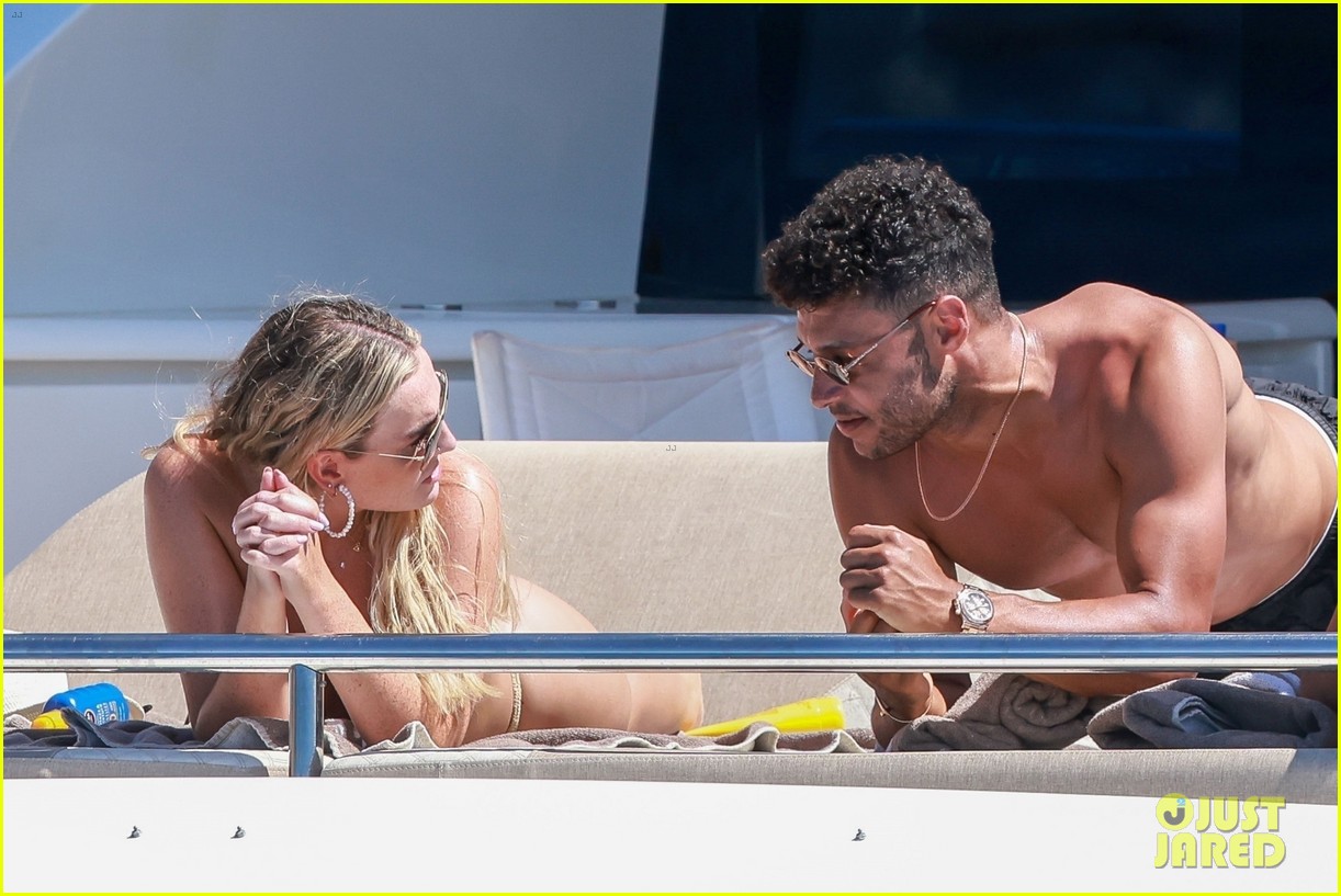 Perrie Edwards Alex Oxlade Chamberlain Have Fun In The Sun In Spain Photo 1296624 Alex Oxlade Chamberlain Bikini Perrie Edwards Shirtless Pictures Just Jared Jr