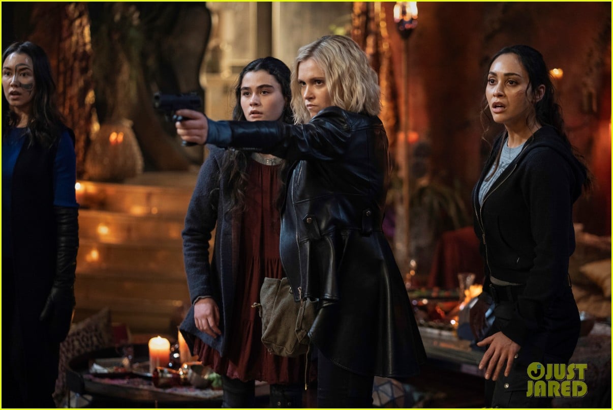 the 100 showrunner talks that major death on tonights episode 06