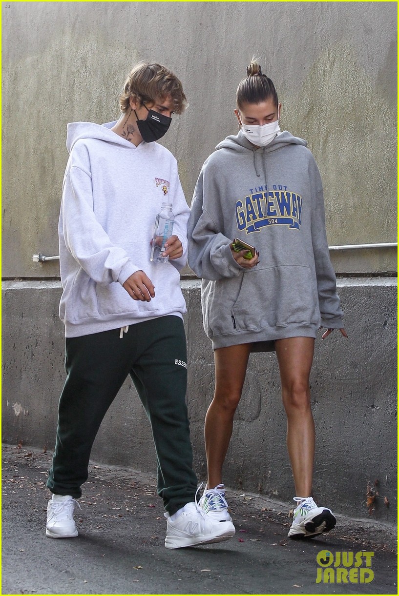 Justin Bieber & Wife Hailey Spotted on Mid-Week Breakfast & Dinner ...