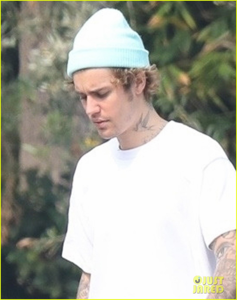 justin bieber steps out after announcing new single 04