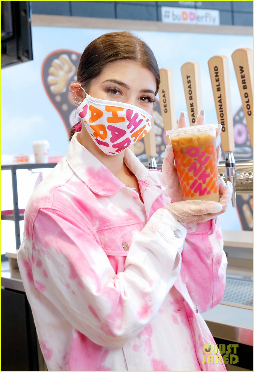 Charli Damelio Gets Her Own Official Dunkin Donuts Drink The Charli Photo 1297754 Photo 7186