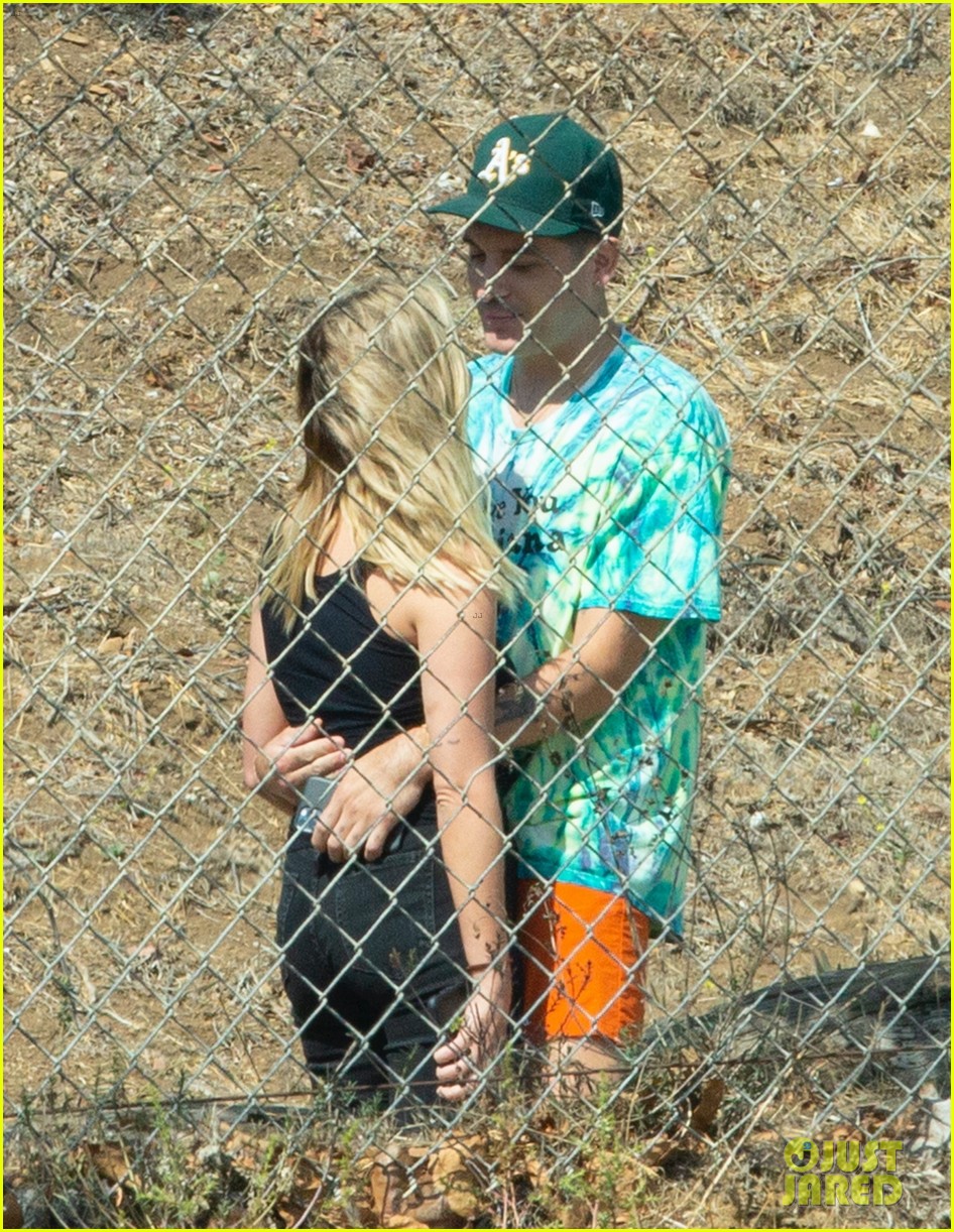 ashley benson g eazy share a kiss music video set 17