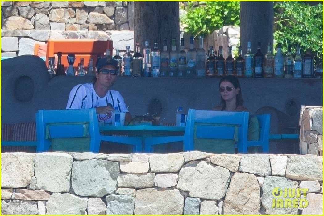 Full Sized Photo of kaia gerber jacob elordi time alone mexico 03