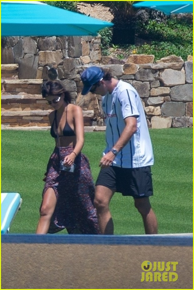 Jacob Elordi Grabs A Little Lunch With Kaia Gerber in Cabo San Lucas