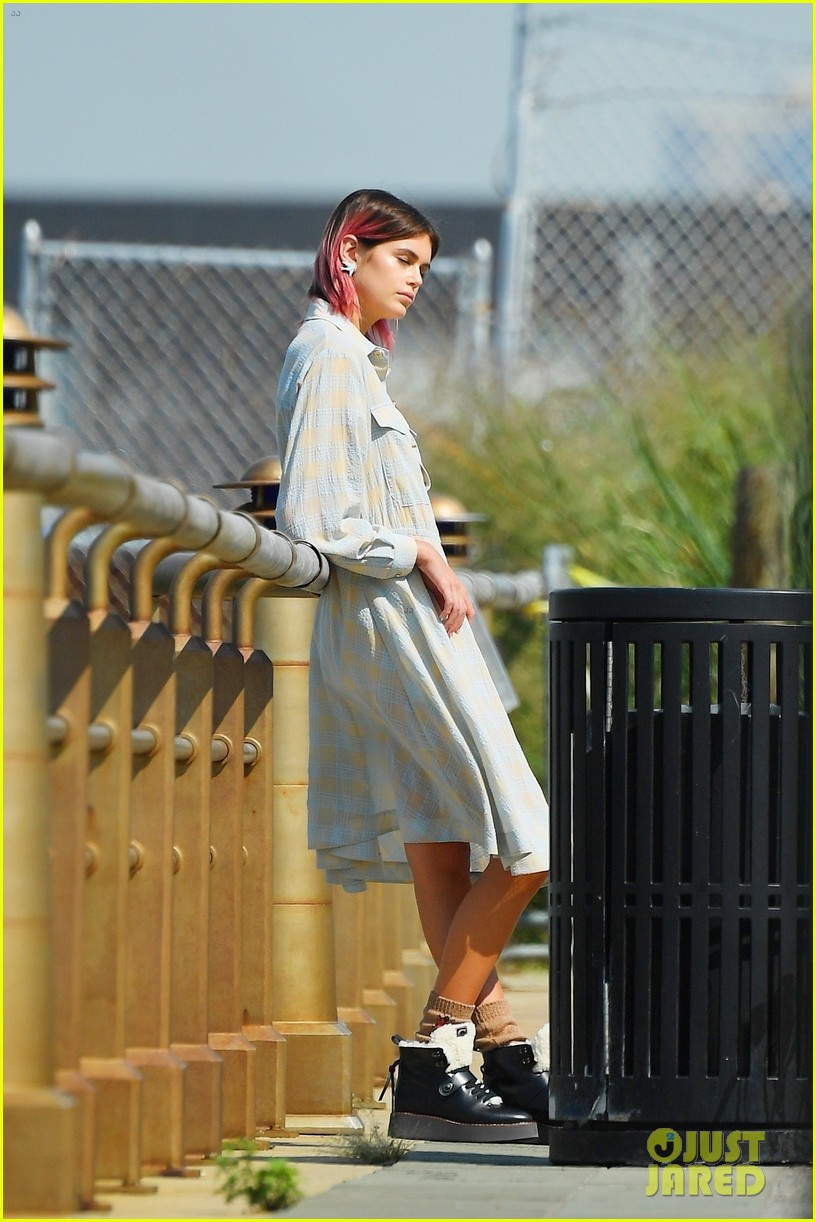 kaia gerber spotted at work in nyc 10