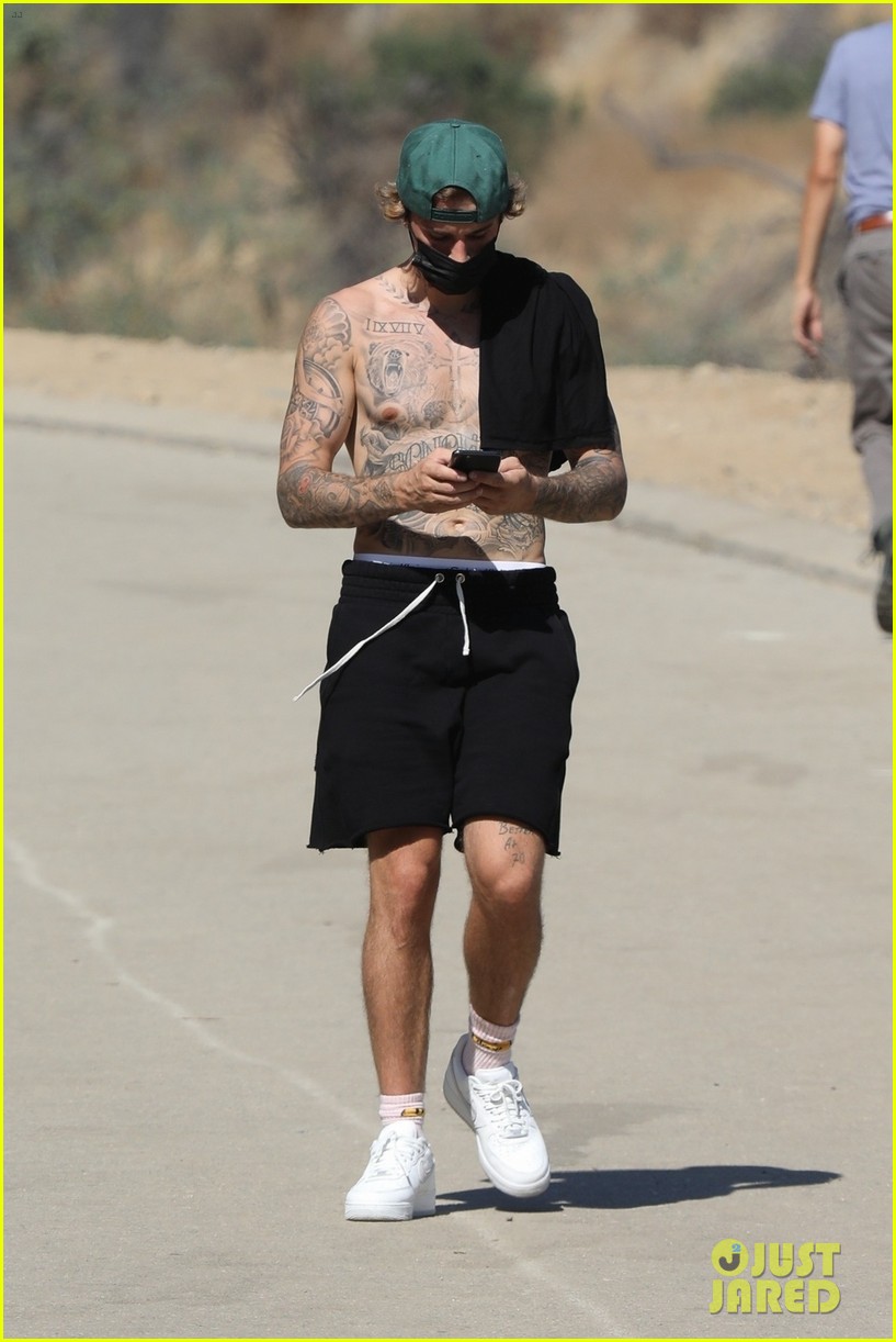 Justin Bieber Shows Off His Tattoos During A Shirtless Hike! 