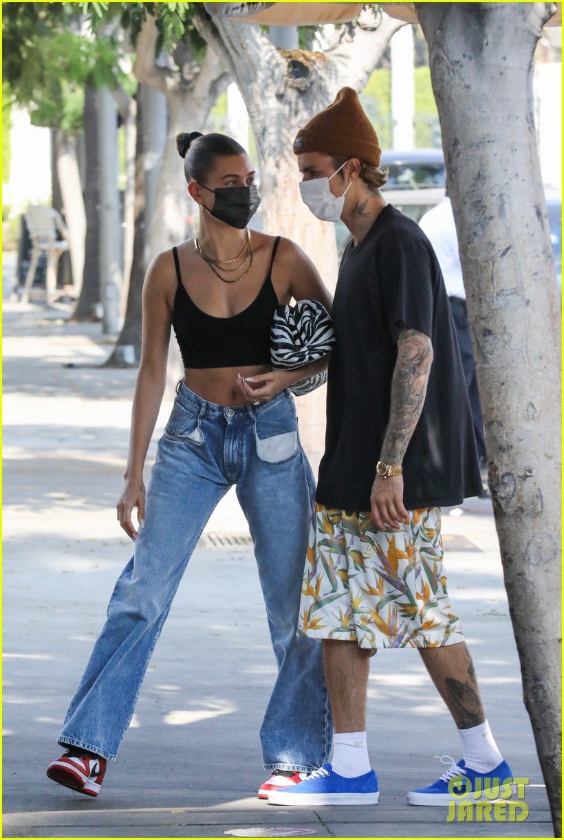 Full Sized Photo of hailey bieber justin bieber lunch dinner with