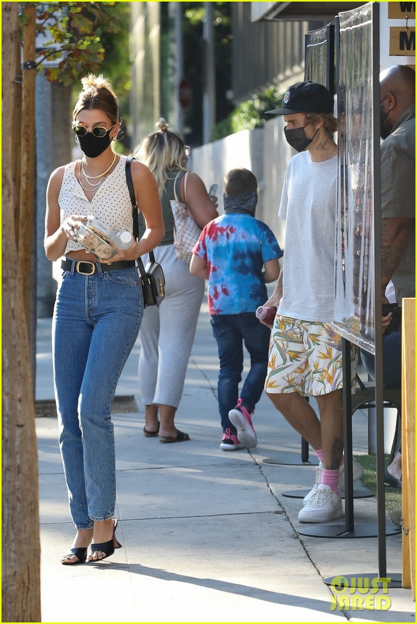 justin bieber hailey head out on juice run la 01