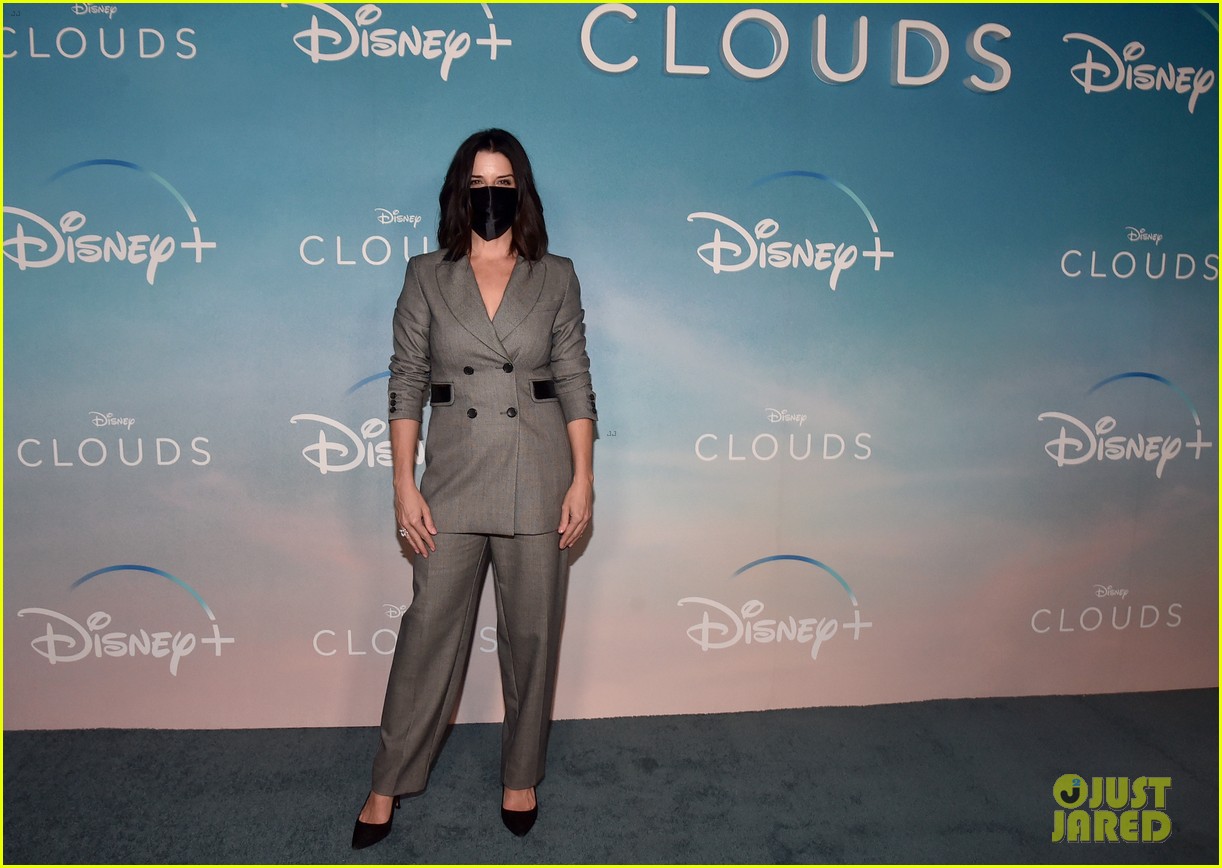 fin argus sabrina carpenter clouds premiere 36