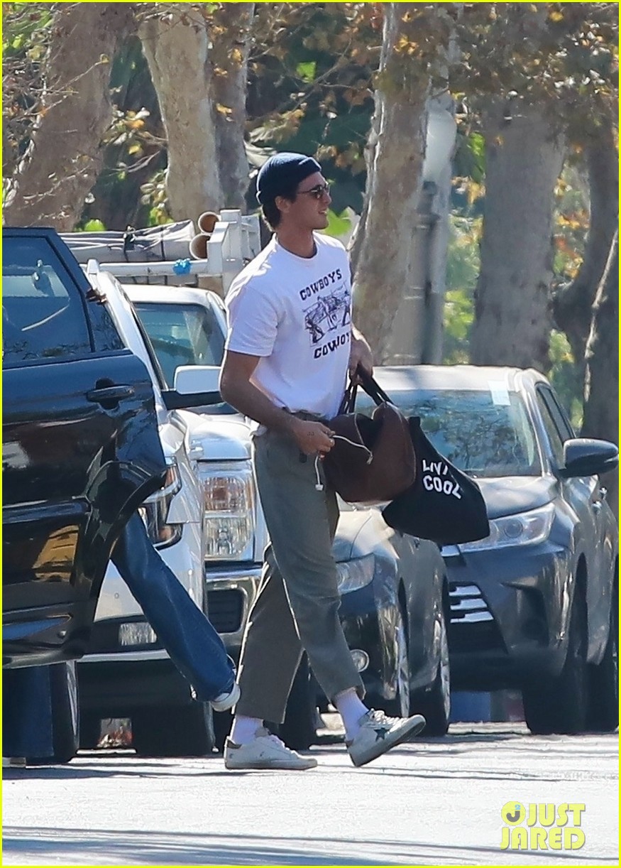 Kaia Gerber & Boyfriend Jacob Elordi Lounge on the Grass Together in