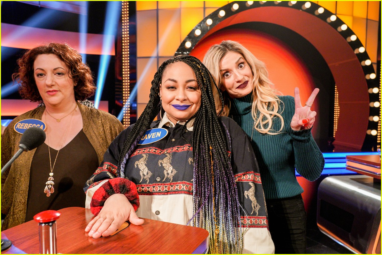 disney channel moms faced off against mixed ish cast on celebrity family feud 05