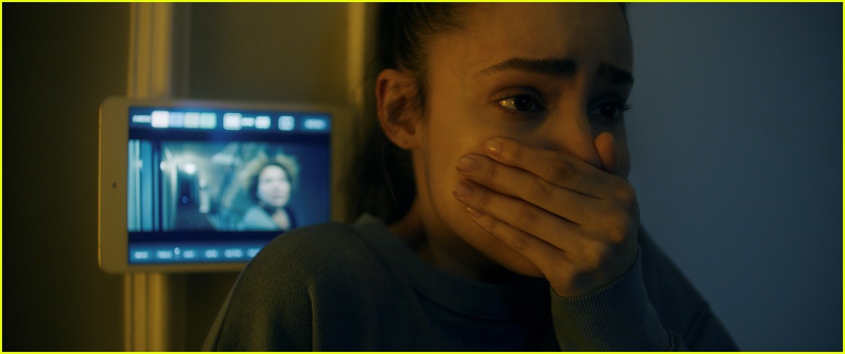kj apa sofia carson star in songbird trailer 04