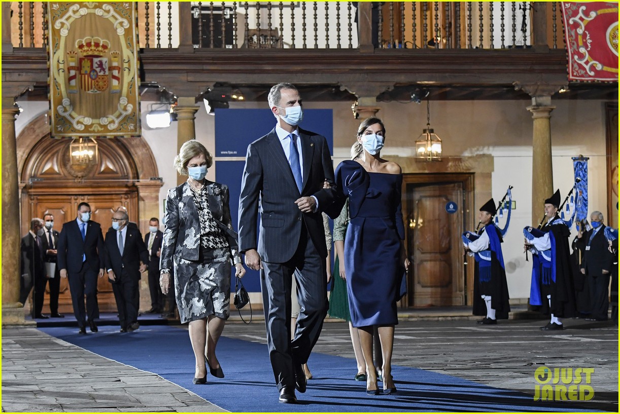 spanish royal family asturias awards appearance pics 02