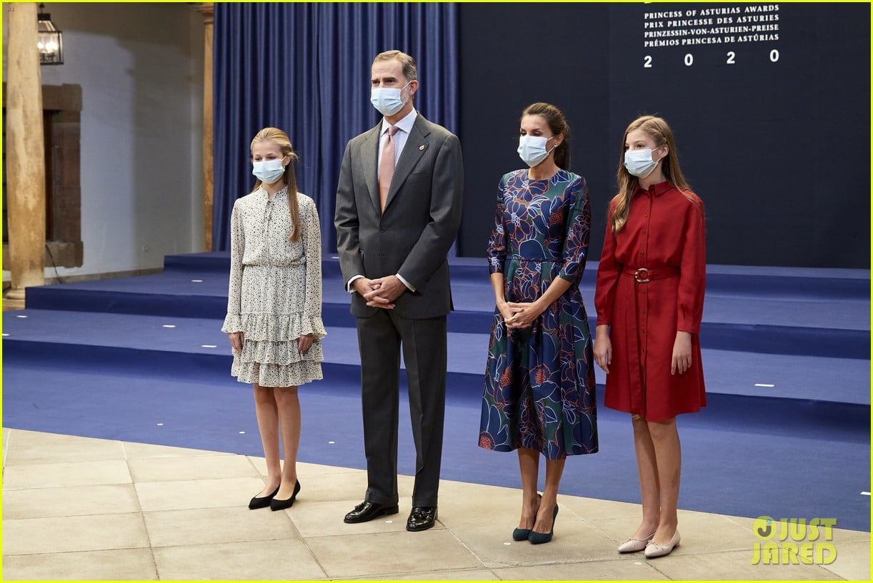 Spain's Princess Leonor Masks Up For Her Namesake Awards with Sister ...