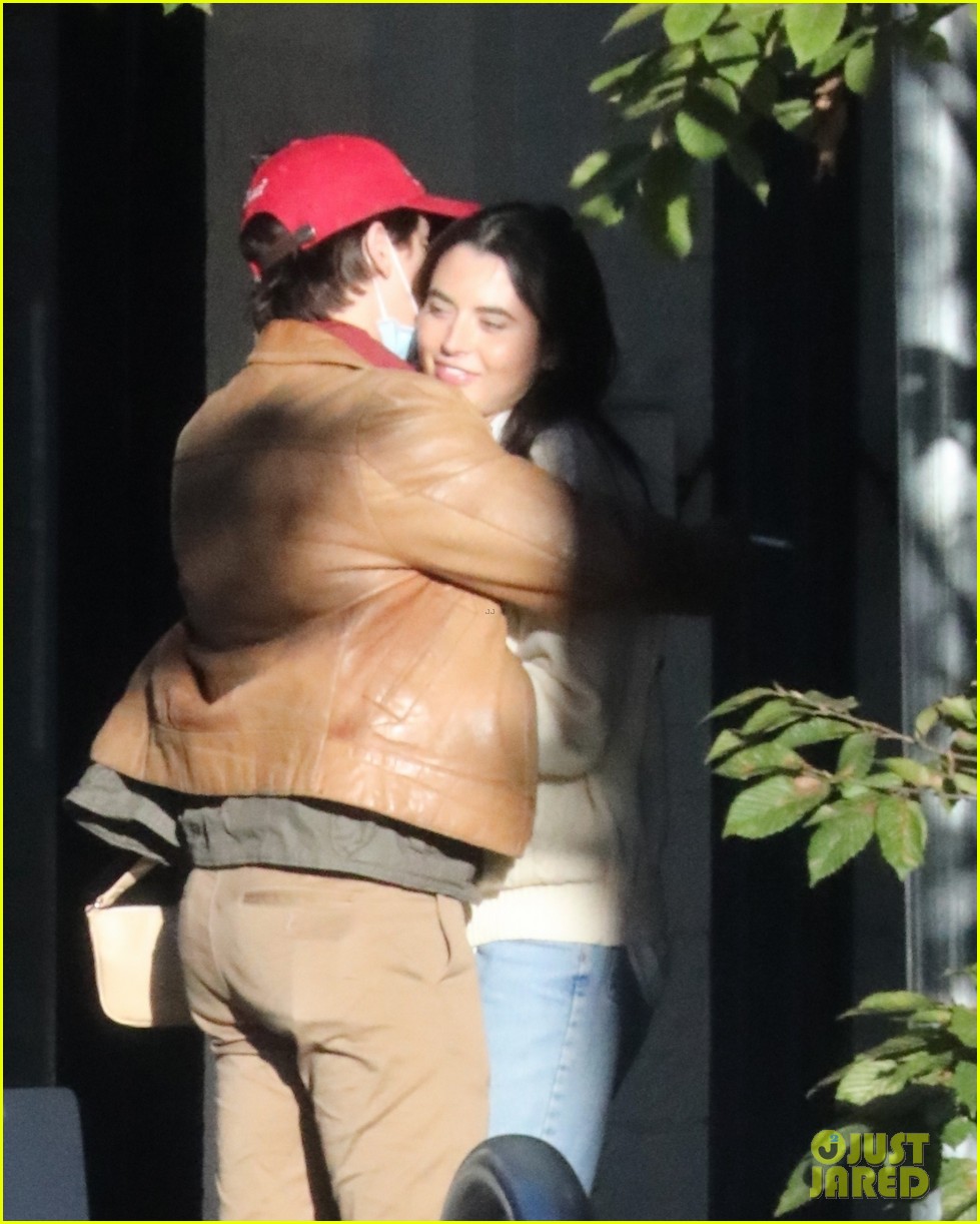 cole sprouse model reina silva get cozy in vancouver 19