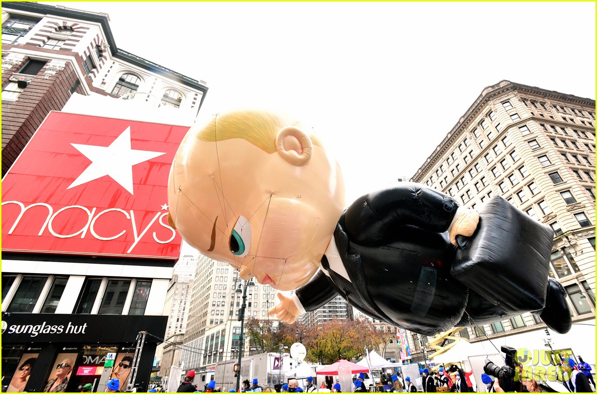 ally brooke sofia carson lauren alaina perform at macy thanksgiving parade photos 02