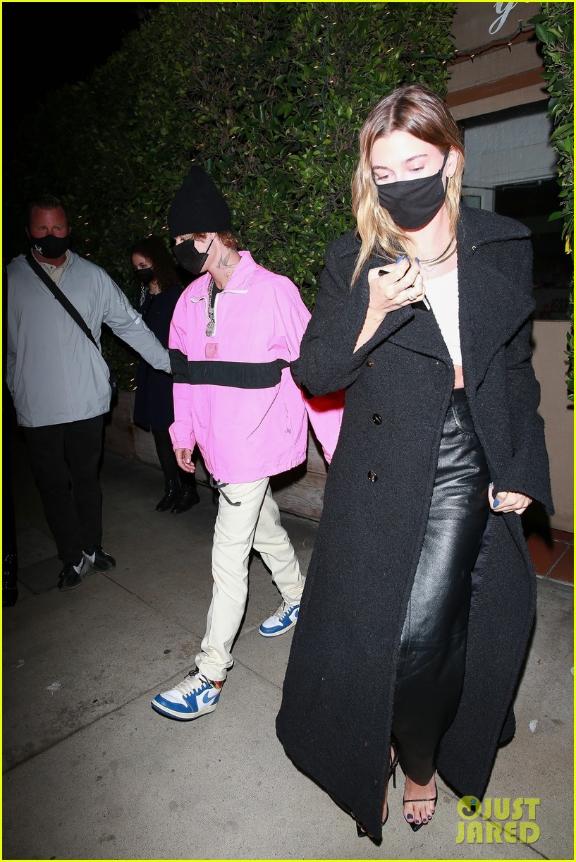 justin bieber hailey bieber out for dinner 05