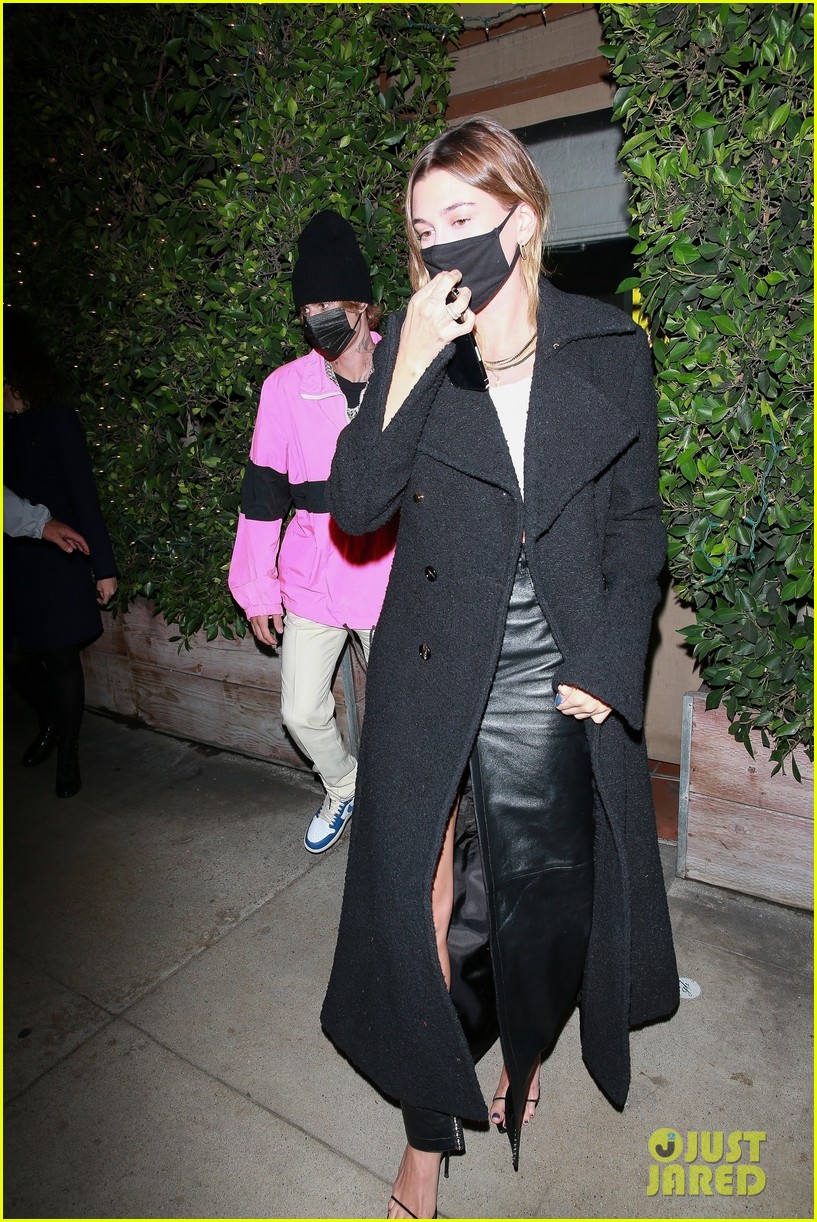 justin bieber hailey bieber out for dinner 11