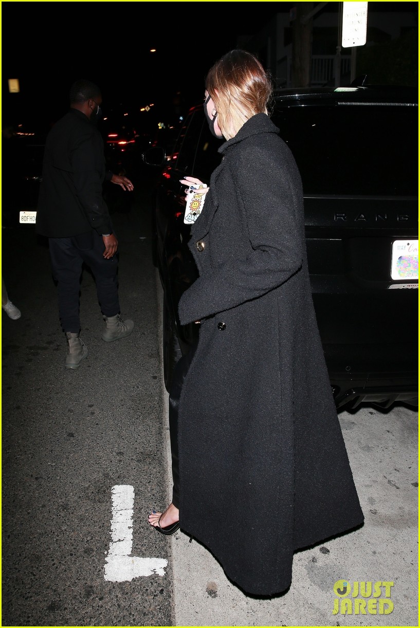 justin bieber hailey bieber out for dinner 17