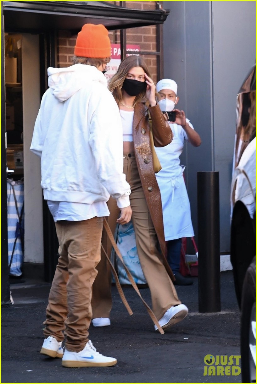 Justin Bieber And Wife Hailey Are Matching At Lunch Photo 1302248 Photo Gallery Just Jared Jr