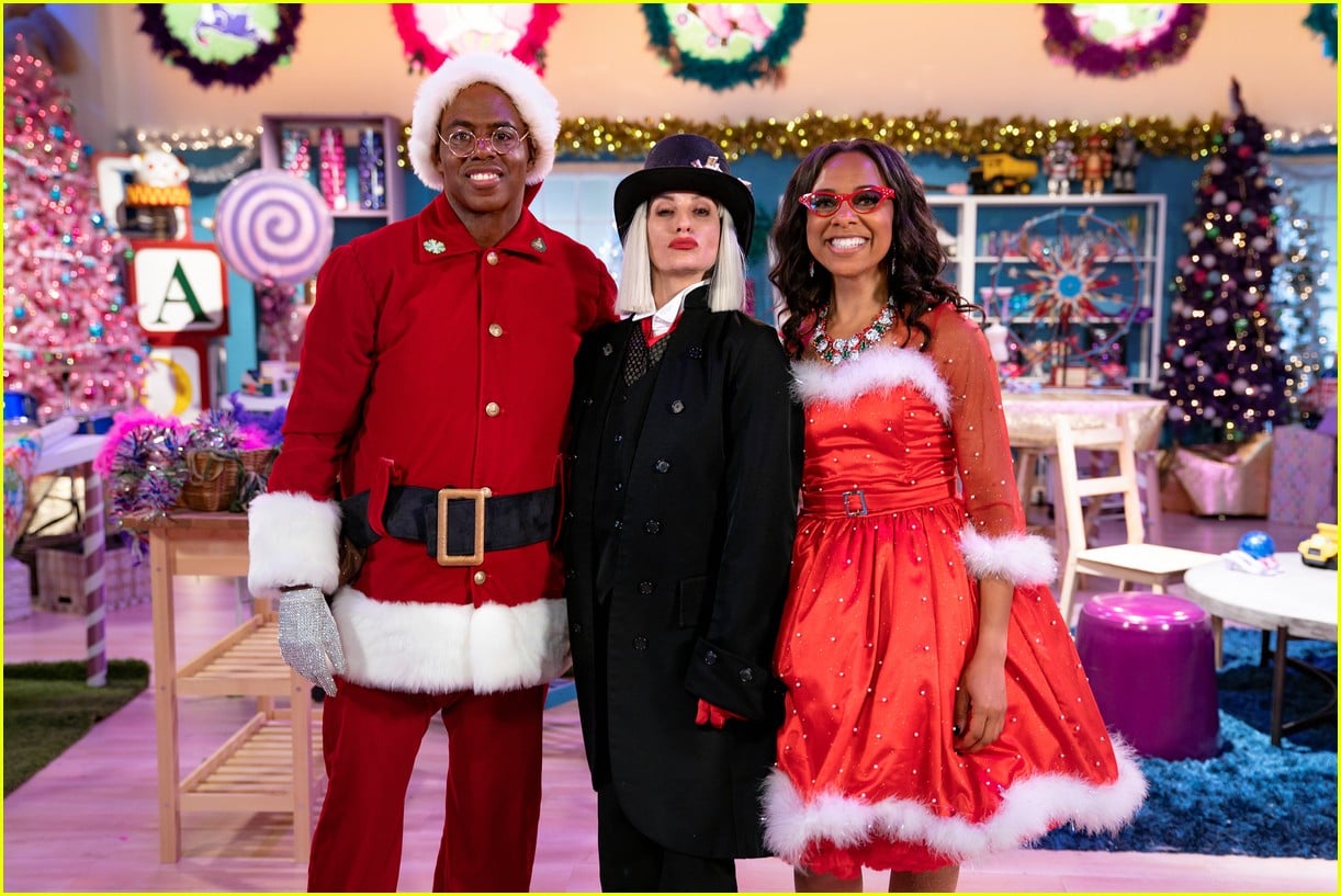 disney channel announces holiday specials with zombies stars and more 04