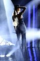 kelsea ballerini announces shania twain remix of hole in the bottle after cmas performance 01