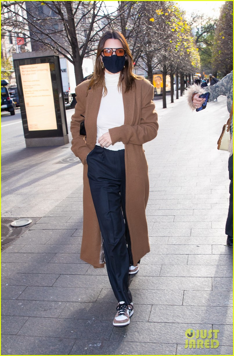 bella hadid kendall jenner visit the met museum 17