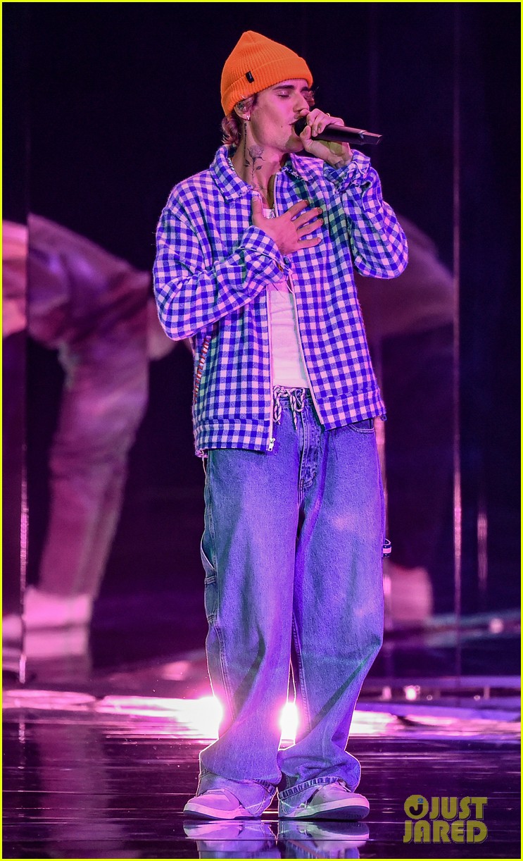 shawn mendes justin bieber perform their new song monster watch now 23