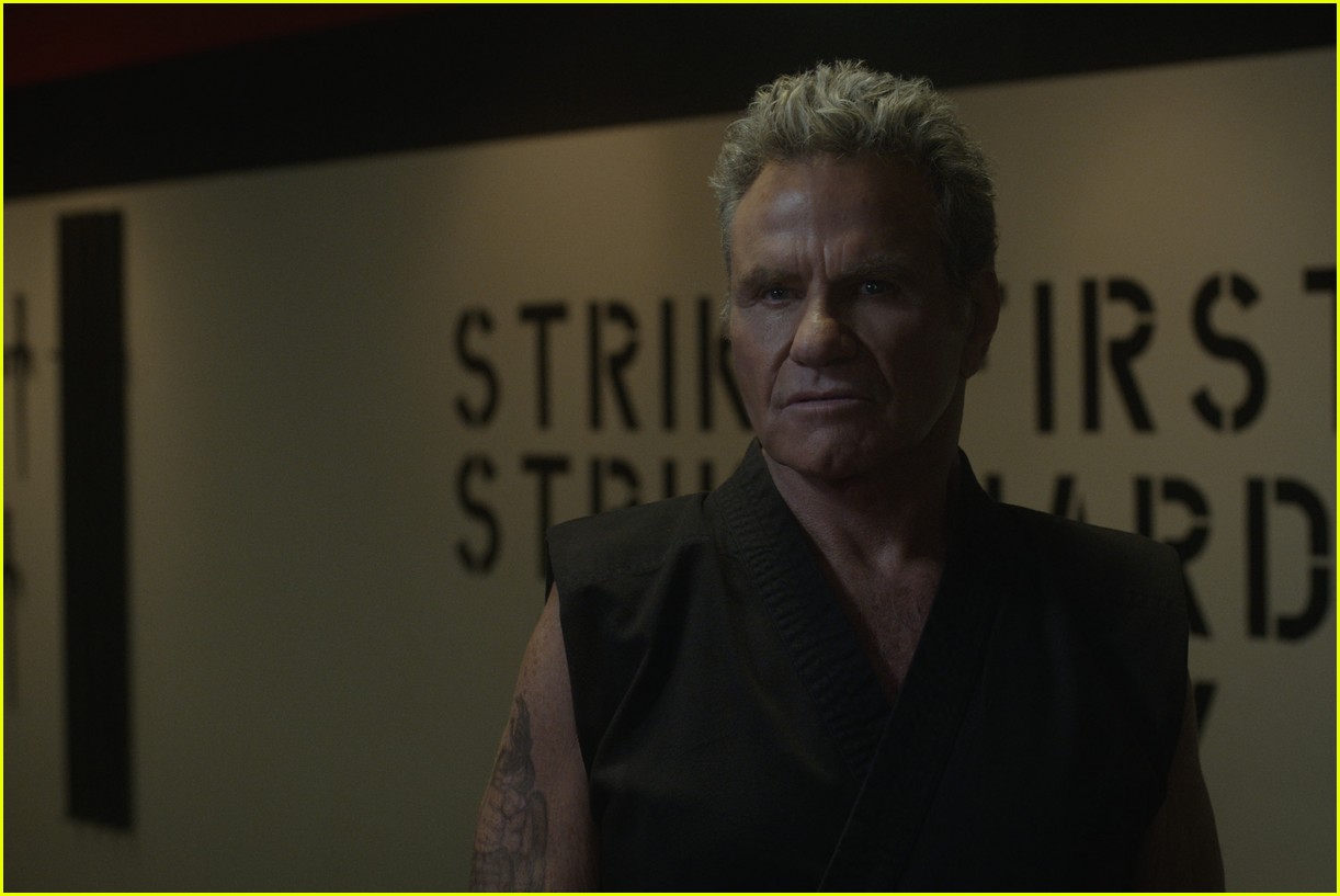 netflix moves up cobra kai season 3 premiere date 16