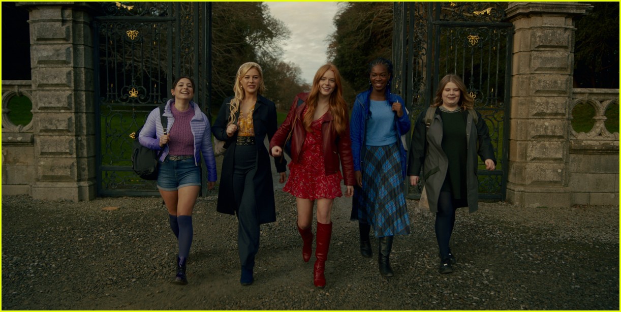 abigail cowen stars in fate winx saga trailer 04