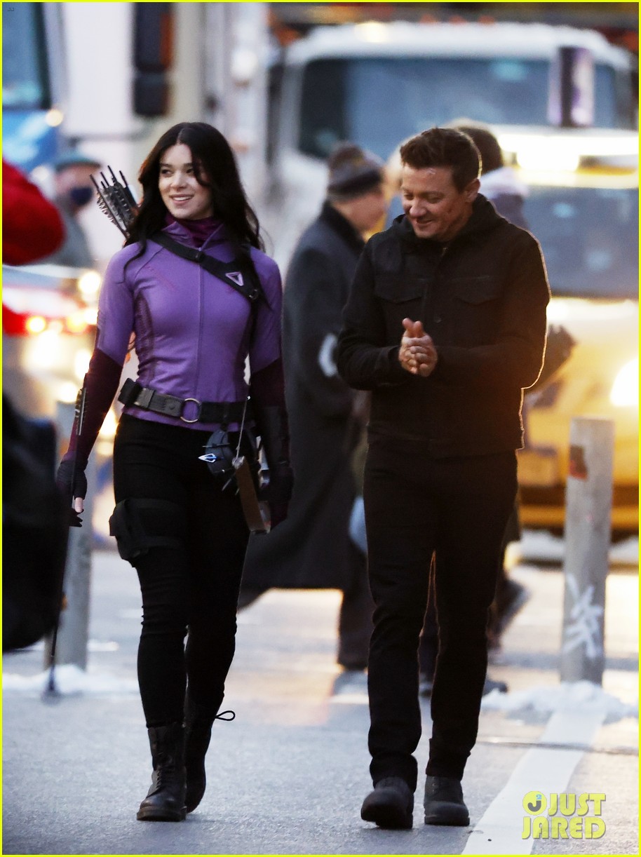 jeremy remmer hailee steinfeld hawkeye december 2020 06